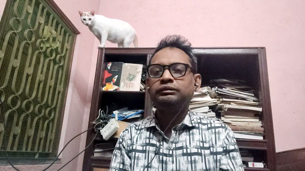 Atanu Singha is a poet and journalist working for a Bengali daily in Kolkata, India.